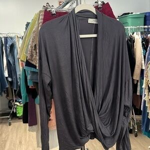 Women’s light gray size large long sleeve shirt